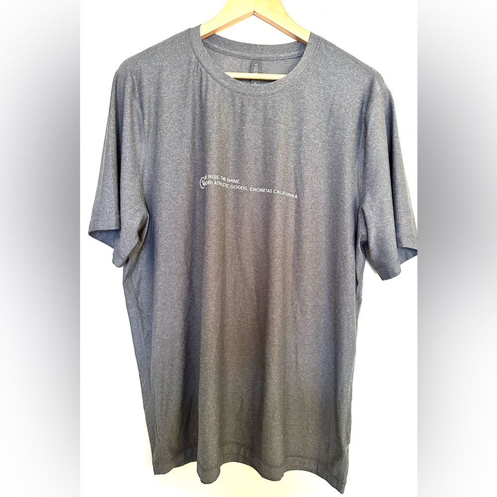 Vuori Uluwatu 23 Water‎ Short Sleeve T-Shirt Men’s Sz XL Gray Heather